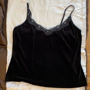 Gillian & O’Malley velvet feel lace trimmed strapped top - size M